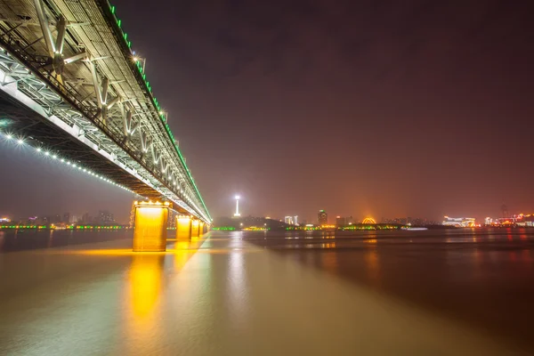 Yangtze river road en trein brug — Stockfoto