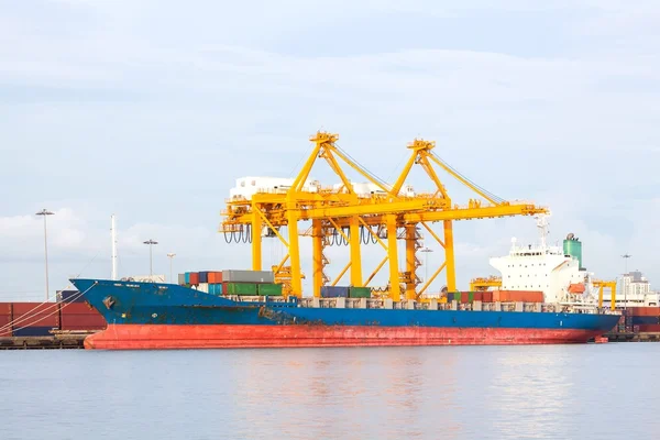 Transporte e contexto logístico — Fotografia de Stock