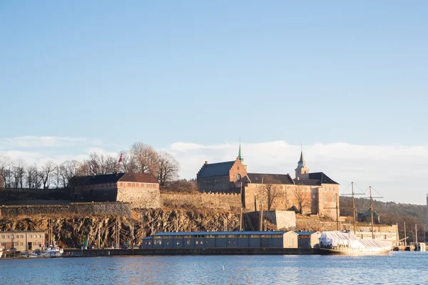 Port du fjord d'Oslo et forteresse d'Akershus — Photo