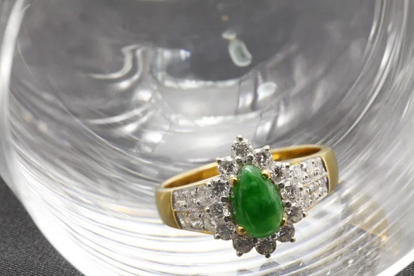 Bague de mariage en diamant Jade — Photo