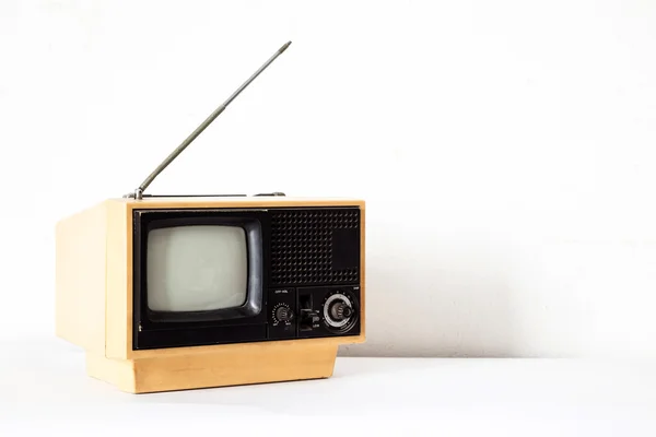 Vintage gul tv — Stockfoto