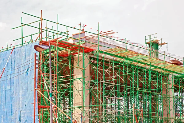 İnşaat alanı altında