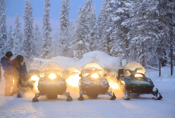 Motos de nieve —  Fotos de Stock