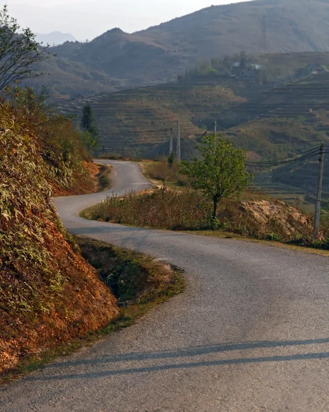 Křivka chodníku road v sapa, vietnam — Stock fotografie