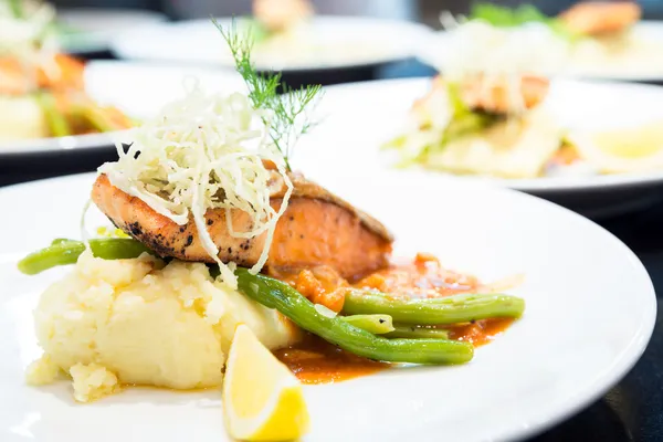 Gourmet Grilled Salmon Steak — Stock Photo, Image