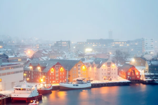 Tromso Cityscape nebbia invernale Norvegia — Foto Stock