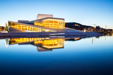 Oslo opera binası
