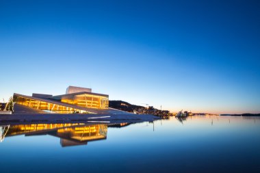 Oslo opera binası
