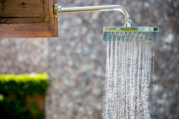 Ducha de lluvia al aire libre — Foto de Stock