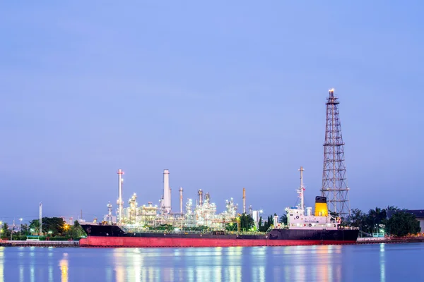 Oil refinery plant — Stock Photo, Image