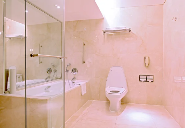 现代豪华浴室 — 图库照片