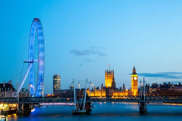 London Eye ao entardecer — Fotografia de Stock