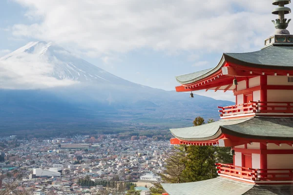 Shureito pagoda med berget fuji — Stockfoto