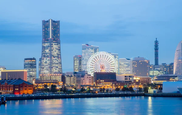 Yokohama skyline schemering — Stockfoto