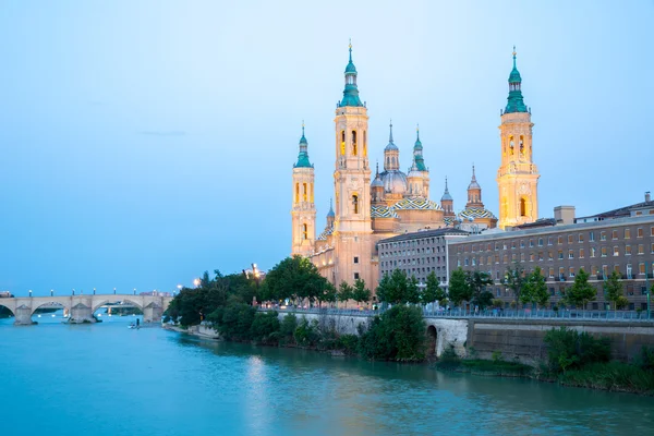 Onze lieve vrouw van de pijler basiliek zaragoza, Spanje — Stockfoto