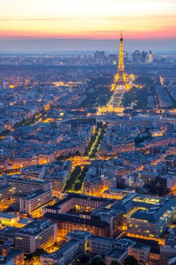 Eyfel Kulesi paris dusk