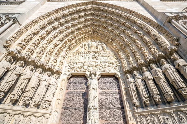 Porte de la Cathédrale Notre Dame — Photo
