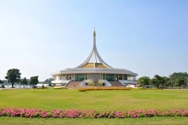 Architecture day in public city park — Stock Photo, Image