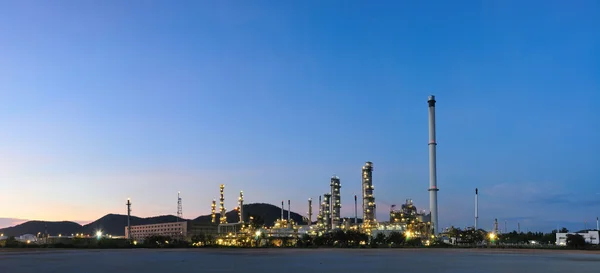 alacakaranlık Panorama Petrokimya tesisinde