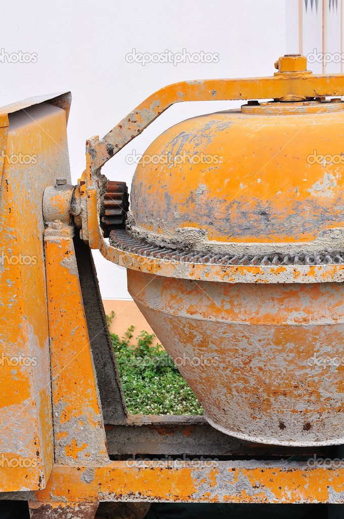 Portable concrete mixer