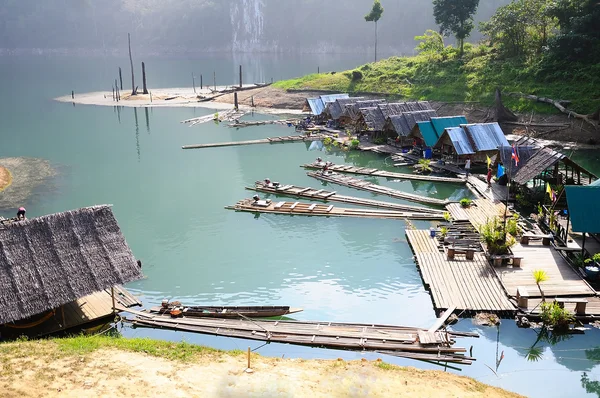 Ratchaprapa dam, khao sok, thailand — Stockfoto