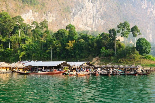 Ratchaprapa dam, khao sok, thailand — Stockfoto