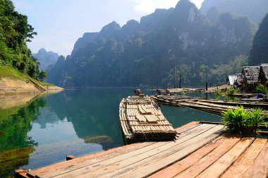 ratchaprapa Barajı suratthani, Tayland