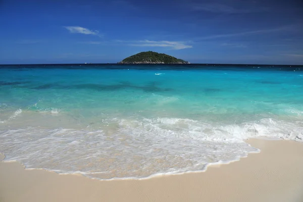 Playa con isla — Foto de Stock