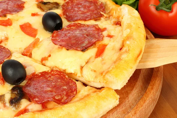 Pizza med grönsaker — Stockfoto