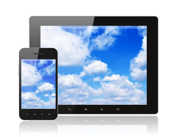 Tablet pc en smartphone met blauwe hemel — Stockfoto