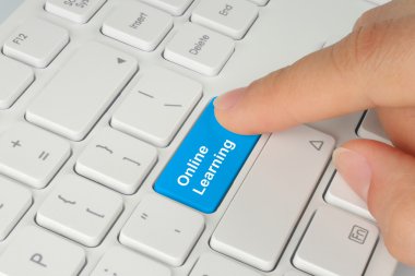 iterek mavi online öğrenme düğmesi el