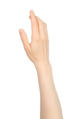 Kadın eli, beyaz arka planda sanal dokunuşlar gösteriyor.
