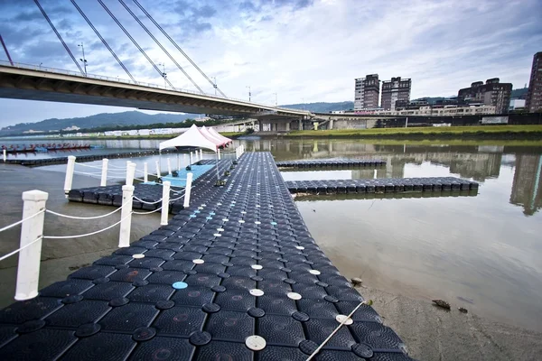 Floating plastic dock — Stock Photo, Image