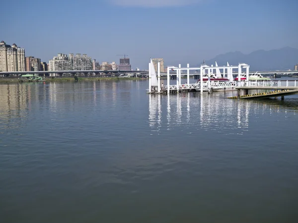 City scenic with dock — Stock Photo, Image