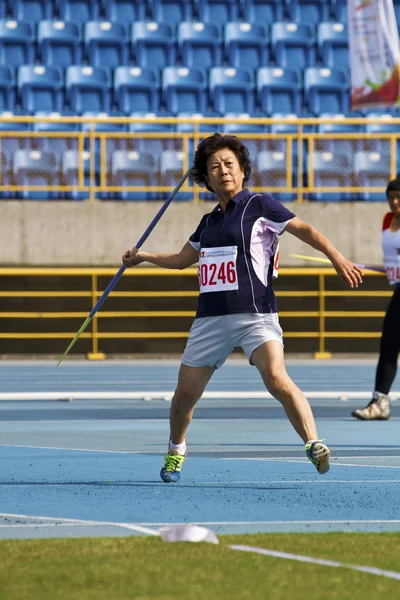 Pista de idosos e jogo de campo — Fotografia de Stock