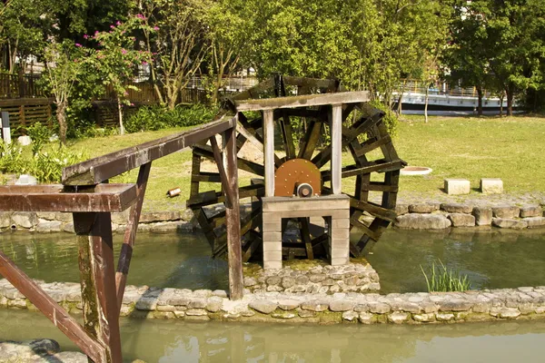 Wooden waterwheel — Stock Photo, Image