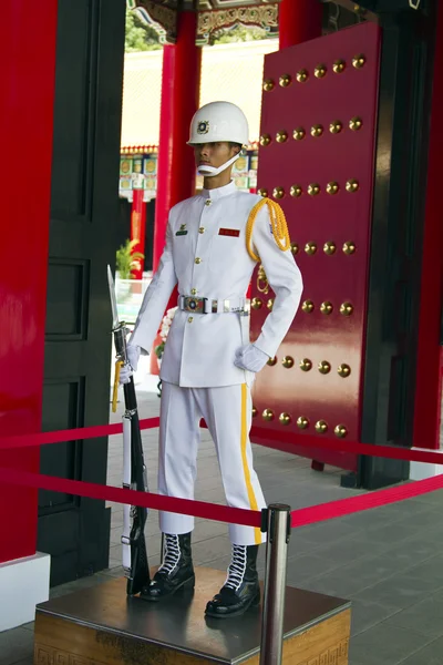Besucher sehen Ehrengarde von roc, taipei, taiwan — Stockfoto
