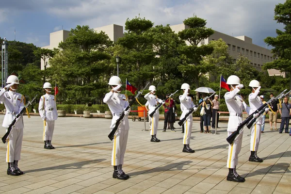 Visitantes visualização guarda de honra da ROC, Taipei, Taiwan — Fotografia de Stock