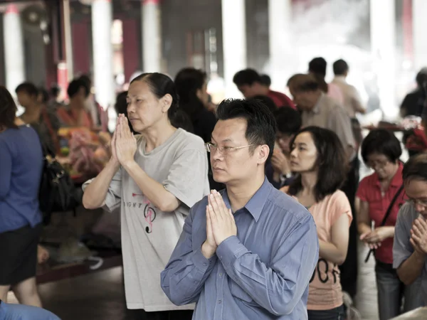 Traditional Taiwanese praying for chinese god — Stock Photo, Image