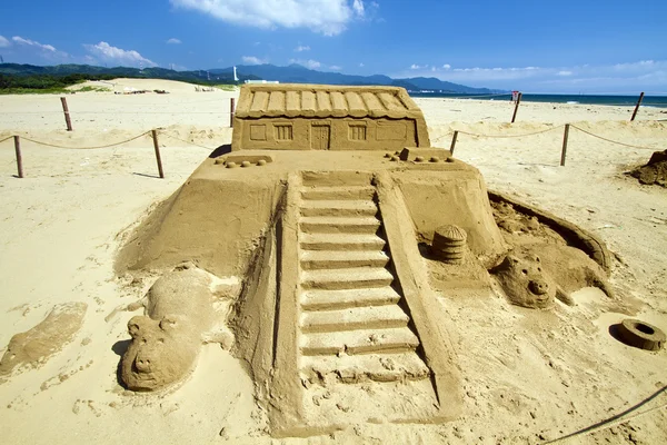 Novel sand sculpture at Fulong Beach — Stock Photo, Image