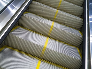 boş yürüyen merdiven