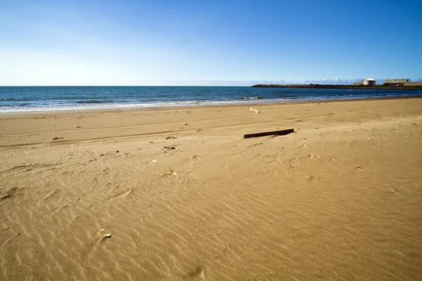 Sand beach by sea — Stock Photo, Image
