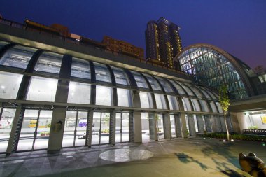 Taipei mrt İstasyonu'na (daan park istasyonu)