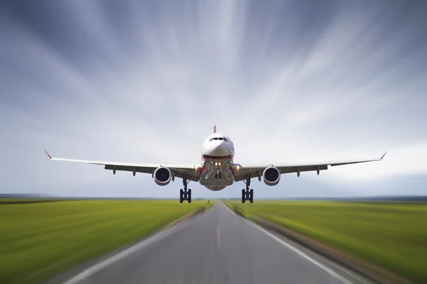 Big jet plane taking off runway — Stock Photo, Image