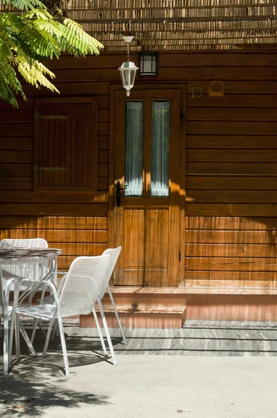 Bungalow de madeira — Fotografia de Stock