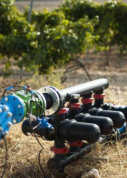 Waterpompen voor irrigatie van wijngaarden — Stockfoto