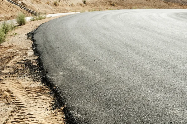 Nova estrada de asfalto . — Fotografia de Stock