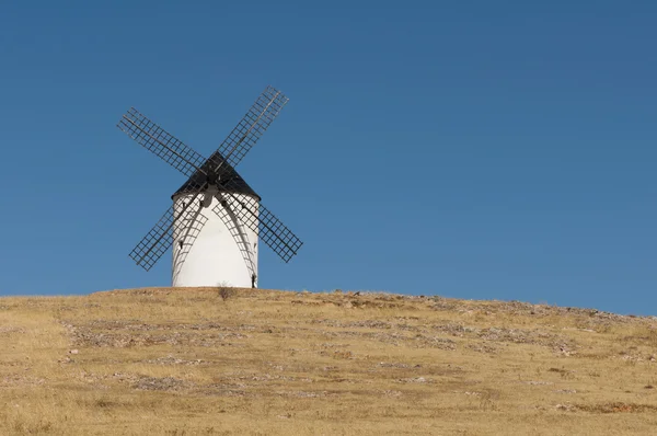 Bianco antico mulino a vento — Foto Stock