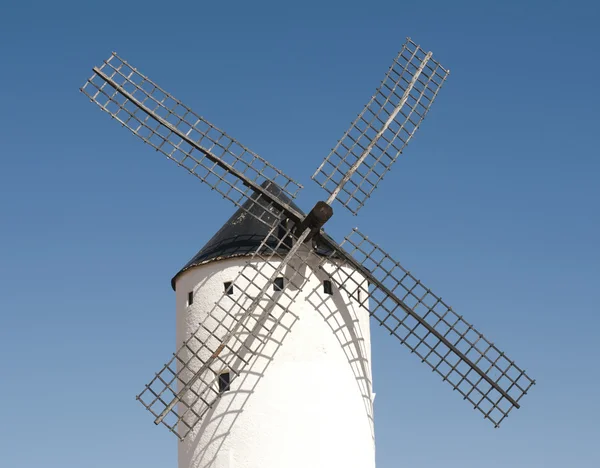 Molino de viento antiguo blanco — Foto de Stock