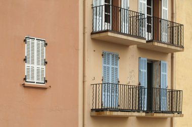 St tropez eski binalarda